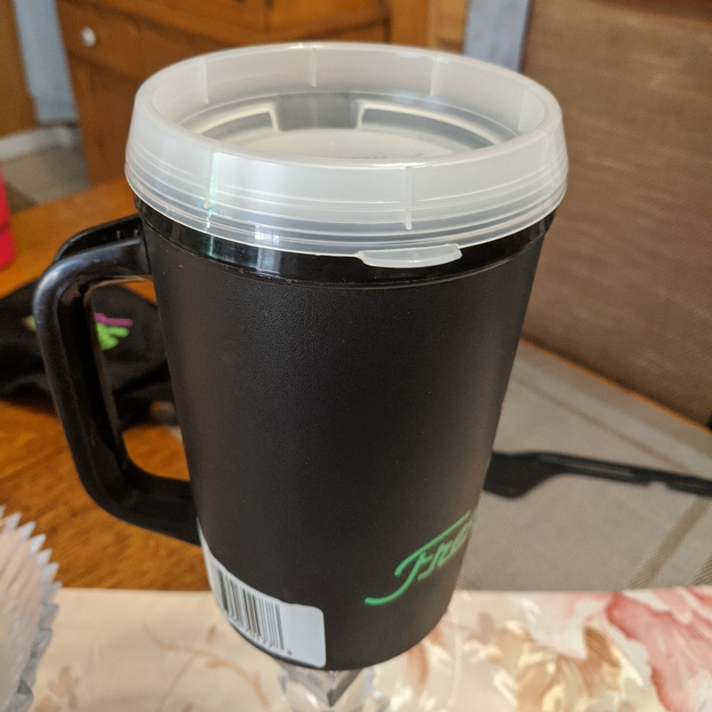 Vintage NWOT Aladdin black insulated travel mug - Picture 3 of 5